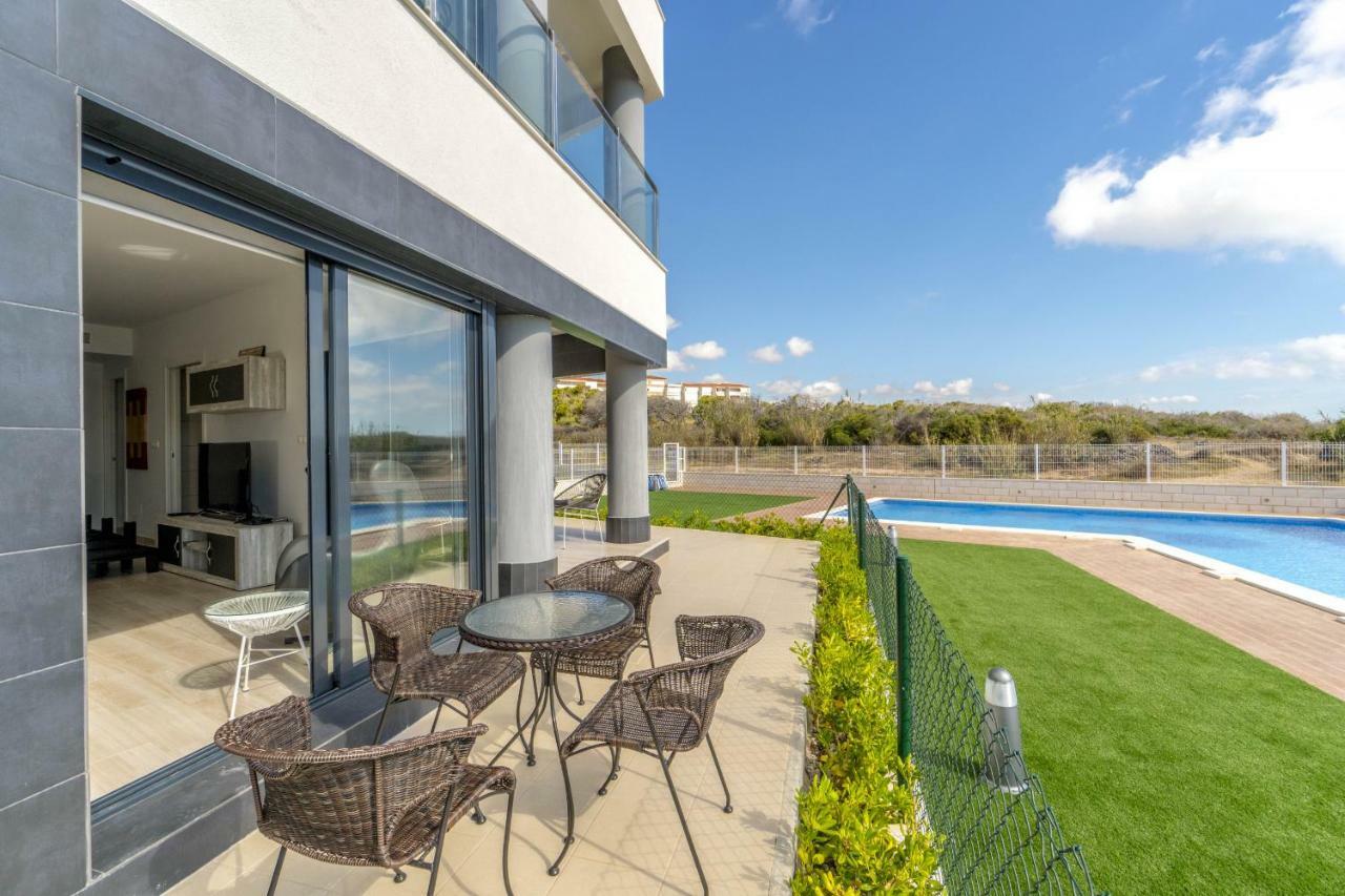 Ferienwohnung Luxury Pinada Beach Torre La Mata Exterior foto